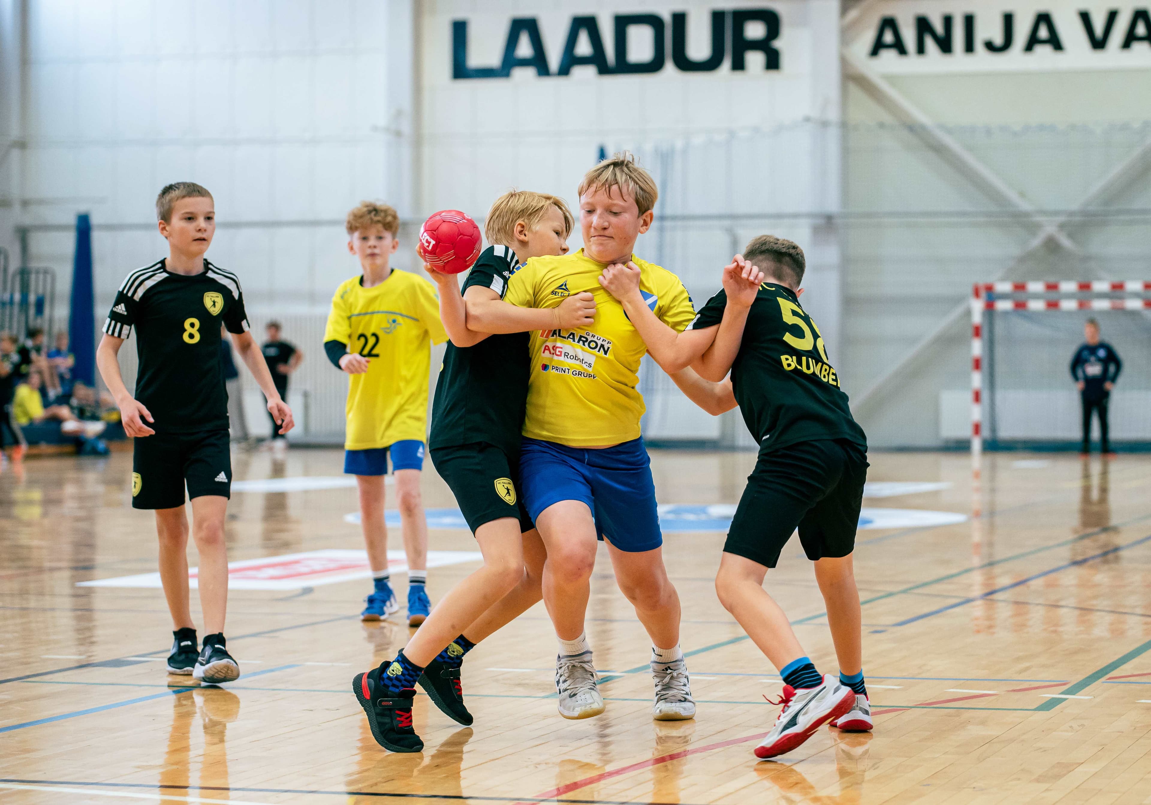 Noormeeste D vanuseklassi Eesti 2024 karikavõistlustel on jäänud Viimsis mängida otsustavad mängud