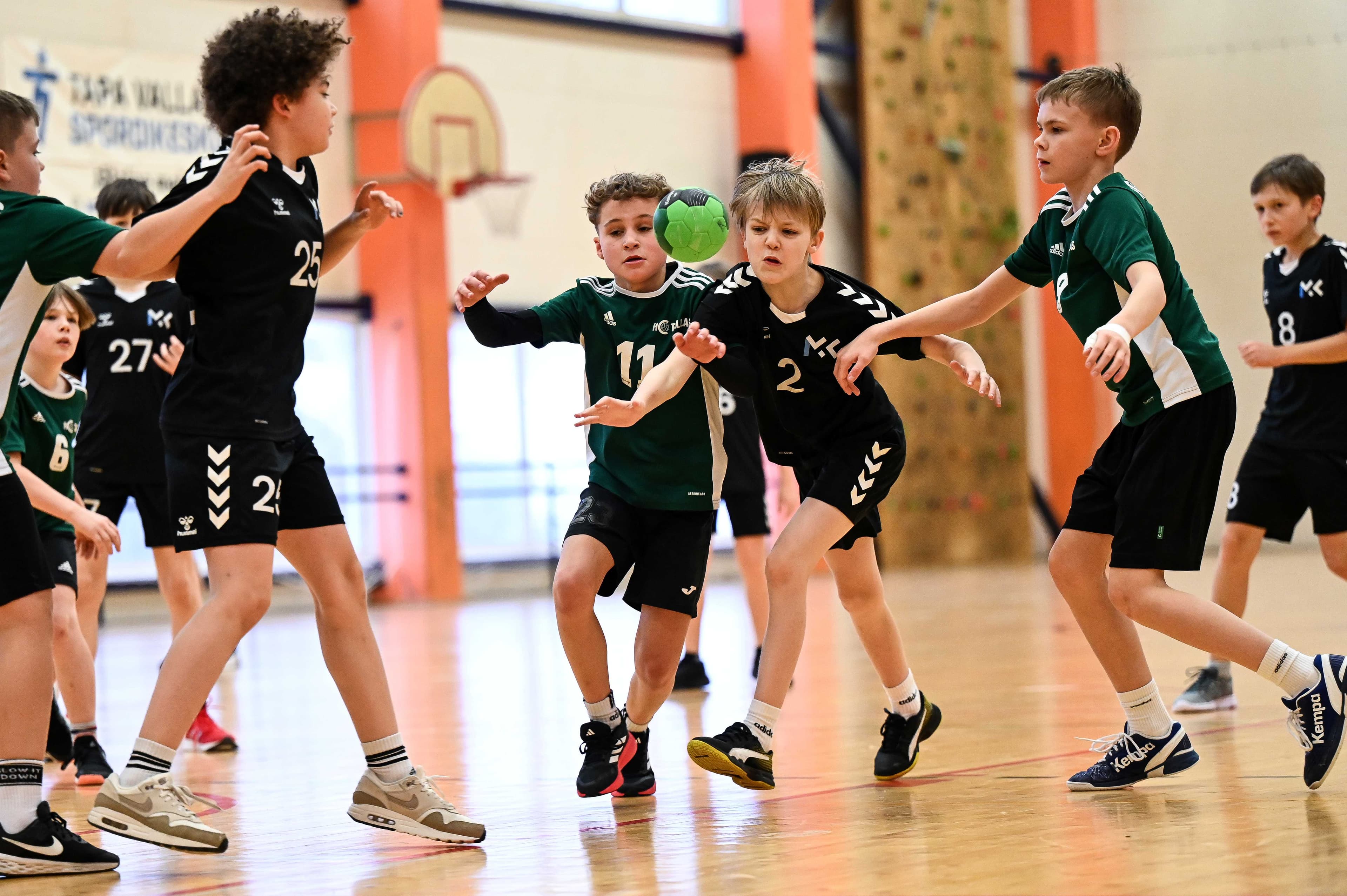 Noormeeste U12 2025 Eesti meistrivõistlustel käsipallis on I etapil jäänud mängida veel viimane võistluspäev