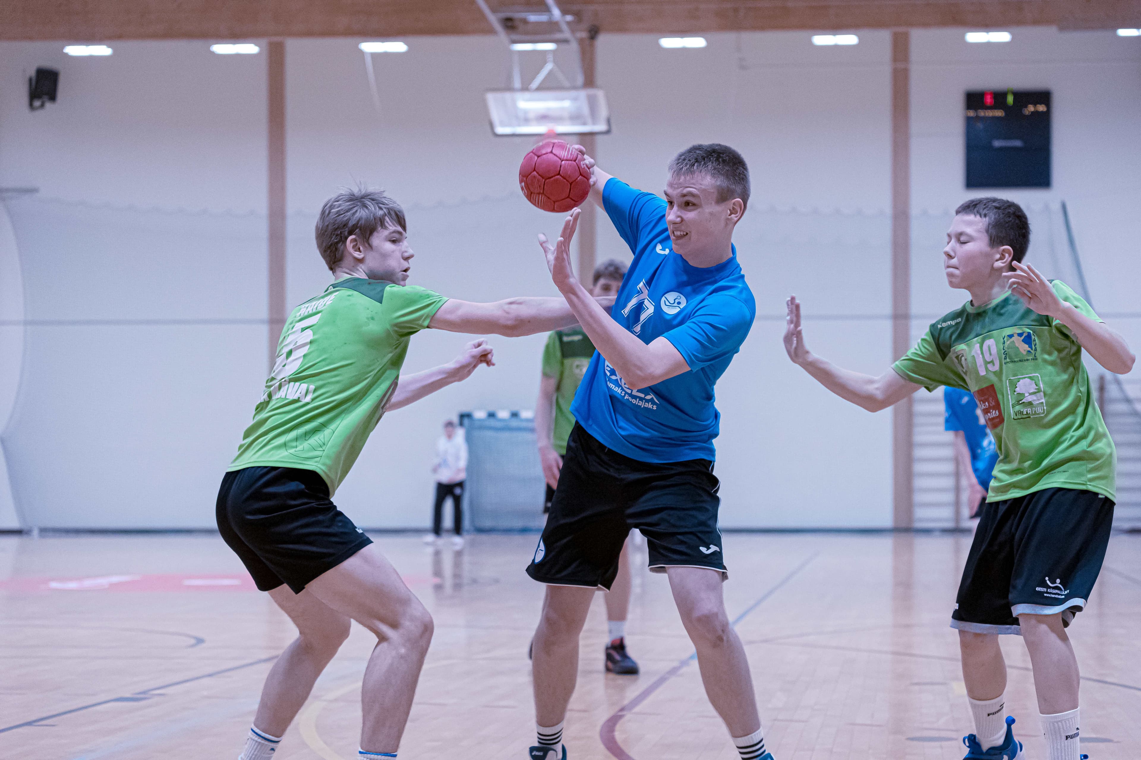 Noormeeste U15 vanuseklassi 2025 Eesti meistrivõistlustel käsipallis on I etapil jäänud mängida veel viimane võistluspäev