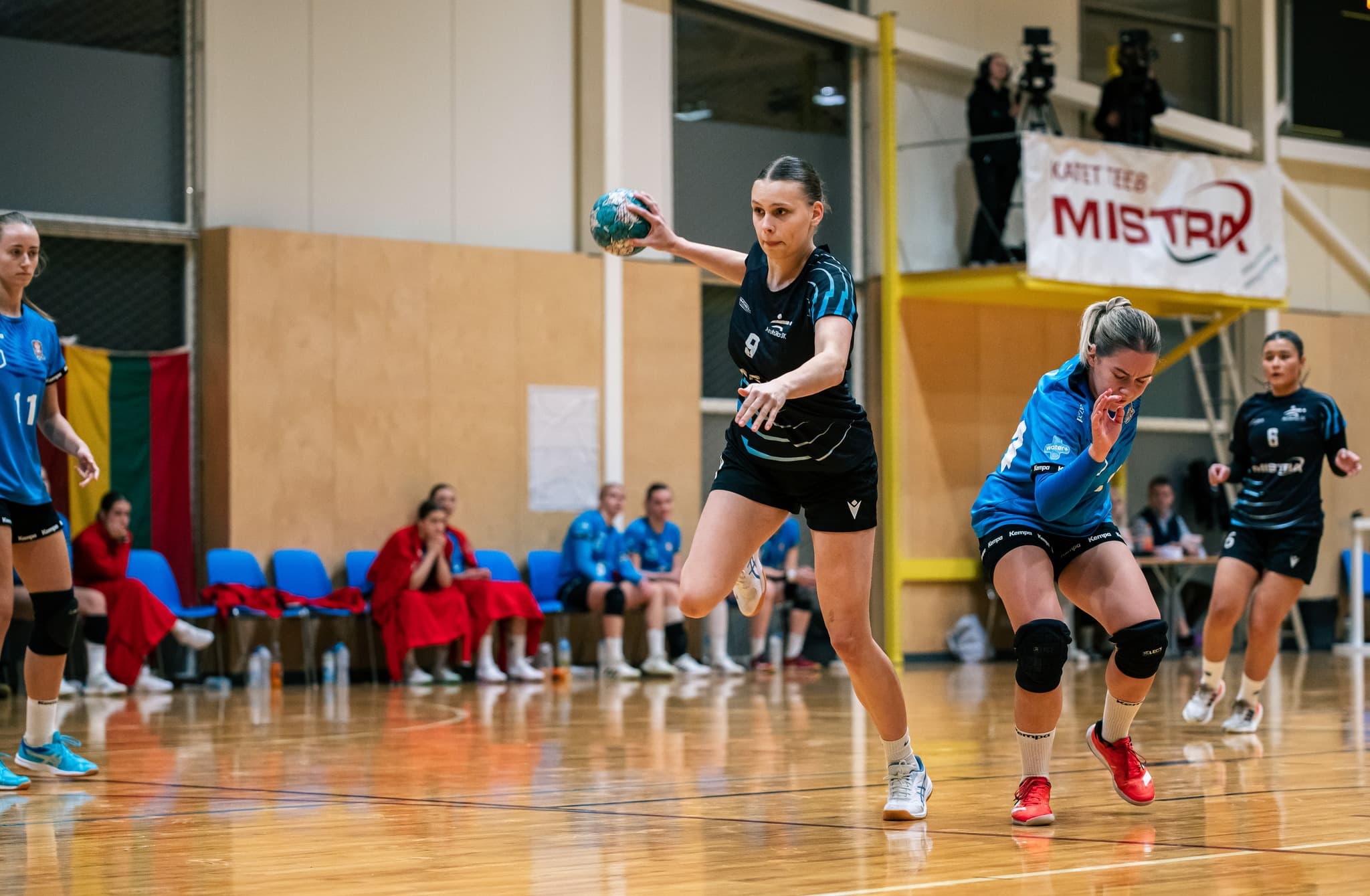 Mistra jõudis meistritiitlist ühe võidu kaugusele: mõned trikid on veel varuks