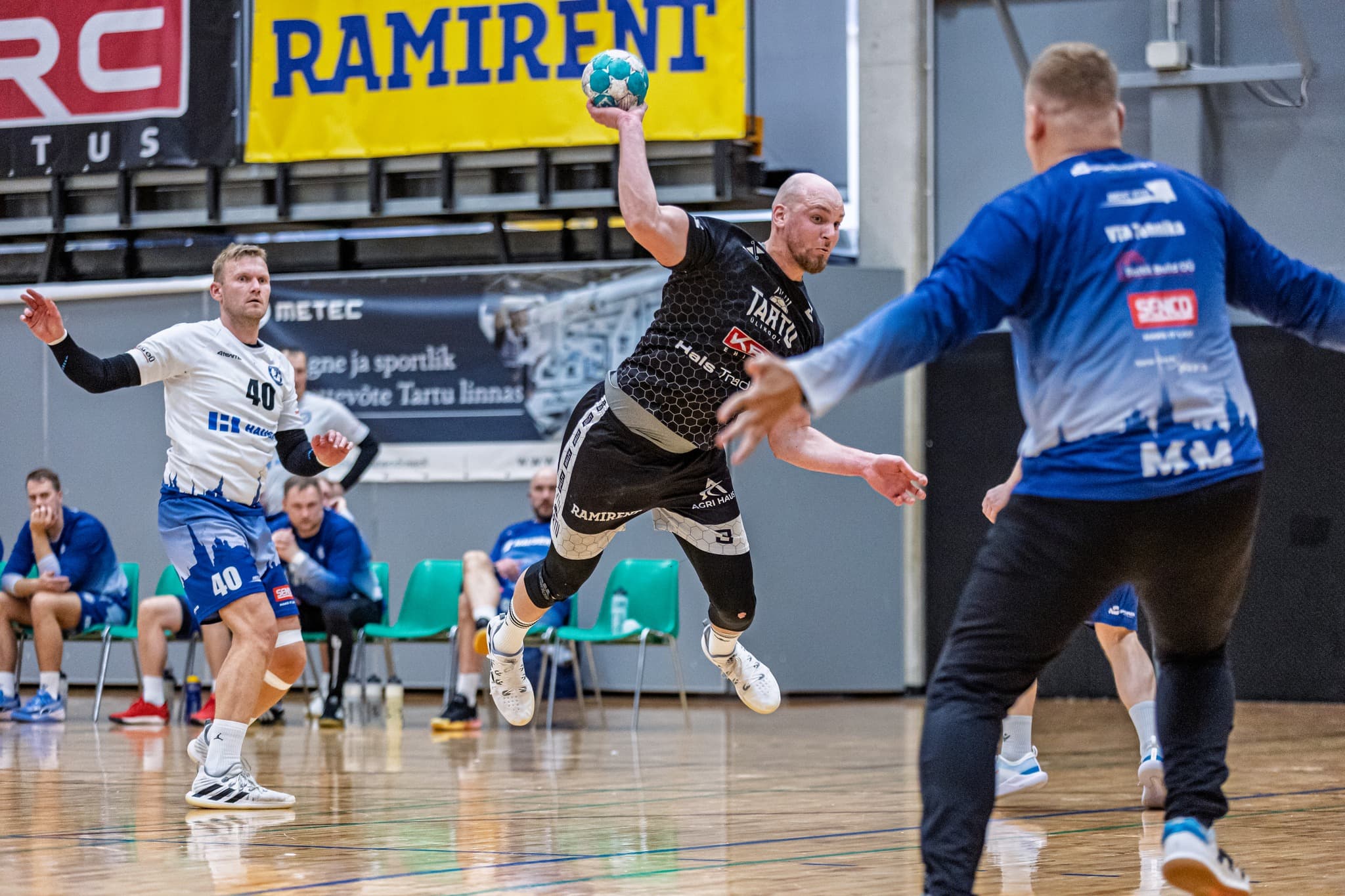Esiliiga jutud || Veerandfinaalid algasid Lõuna-Eesti meeskondade võitudega