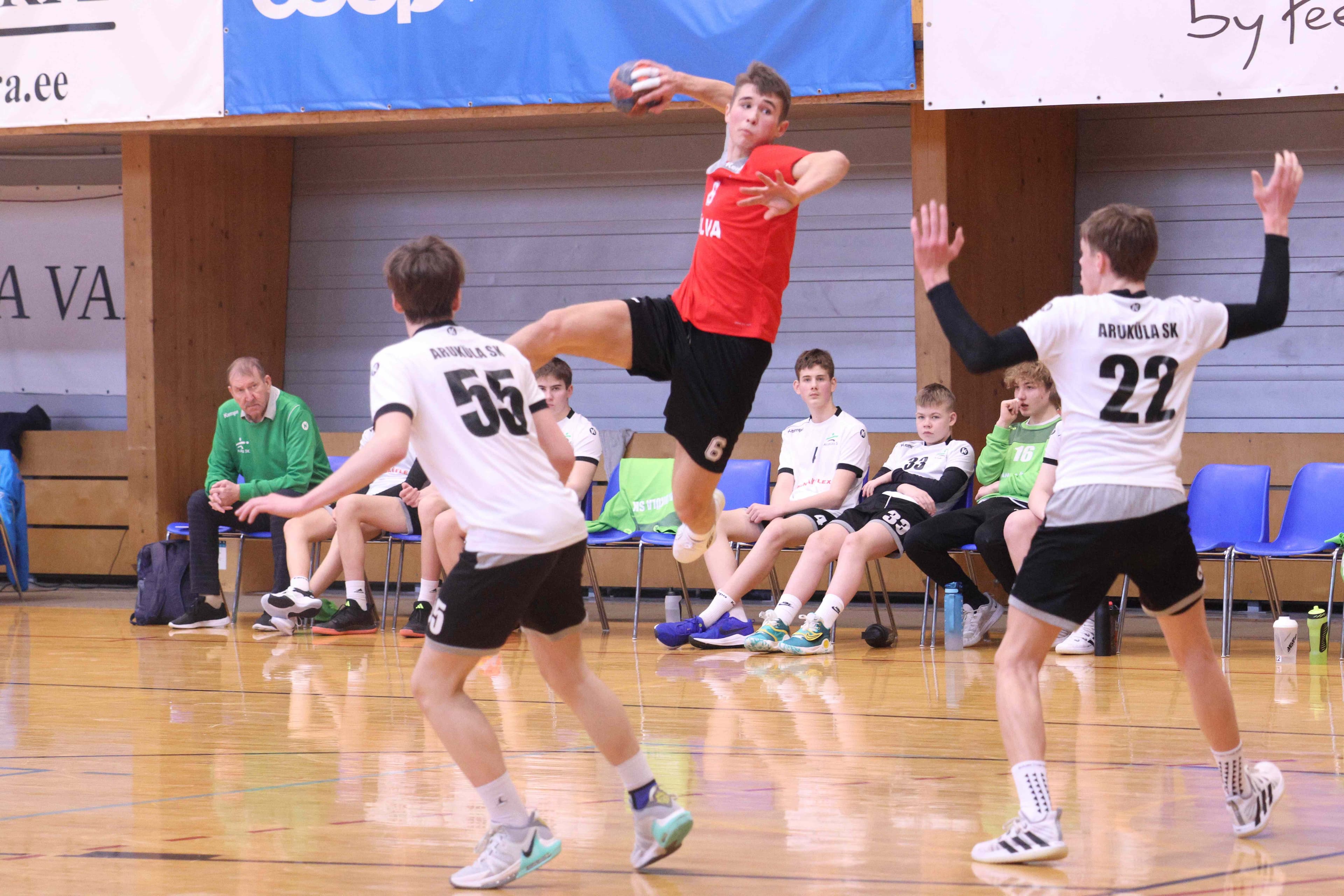 Noormeeste B2 vanuseklassi 2024 Eesti meistrivõistlustel käsipallis on jäänud mängida veel viimane võistluspäev