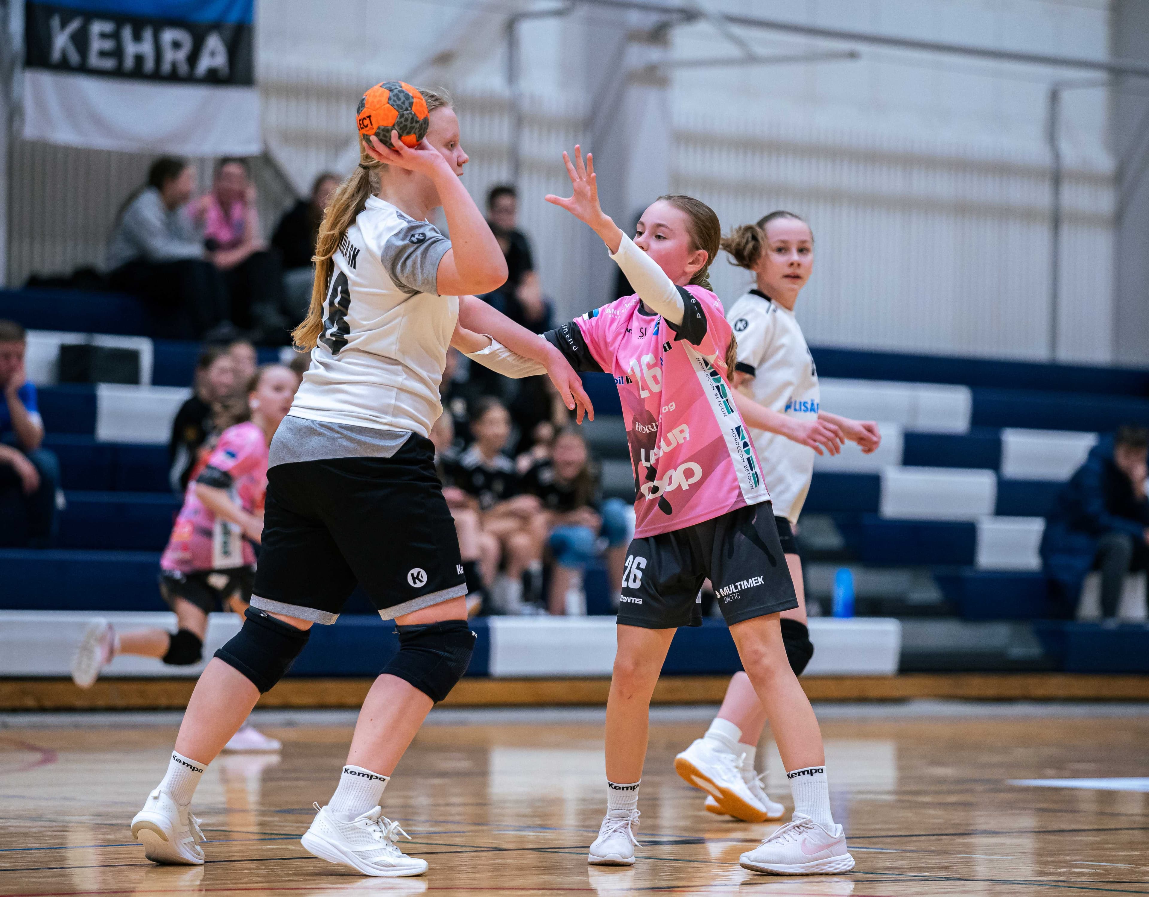 Tapa Spordihoones alustati tütarlaste U12 vanuseklassi 2025 Eesti meistrivõistlustel II etapi mängudega