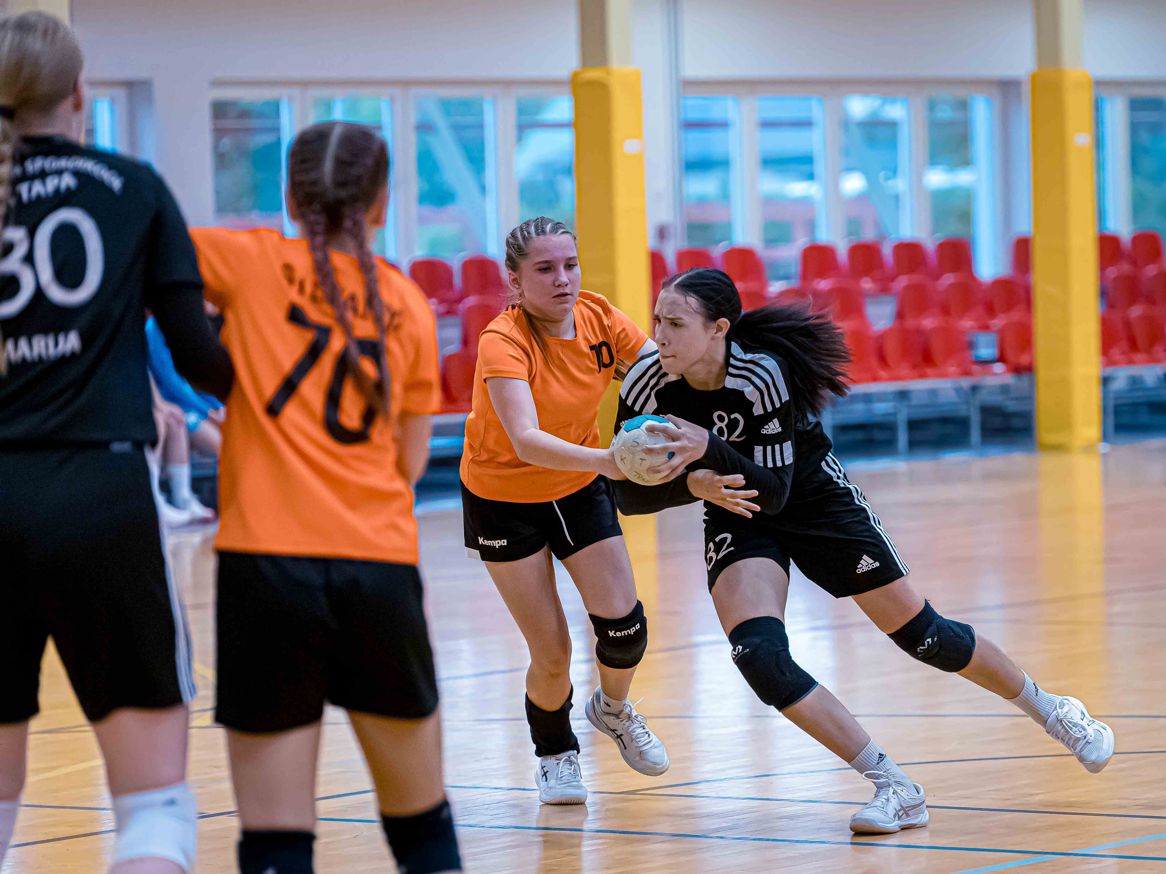 Tütarlaste U14 käsipalli karikavõistlustel ootab ees viimane mängupäev