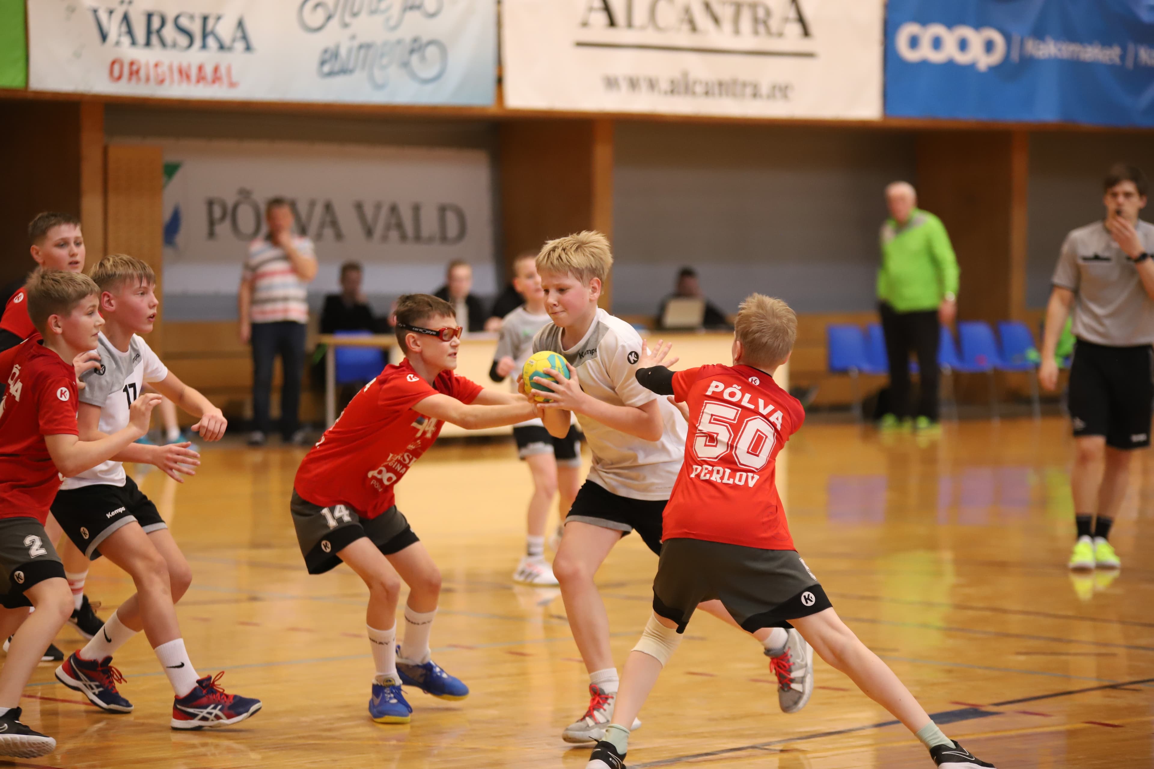 Noormeeste D vanuseklassi Eesti 2023 karikavõistlustel on jäänud Viljandis mängida otsustavad kohamängud